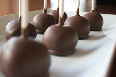 How To Dip Cake Balls Cake Pops And Truffles Share Dessert Co